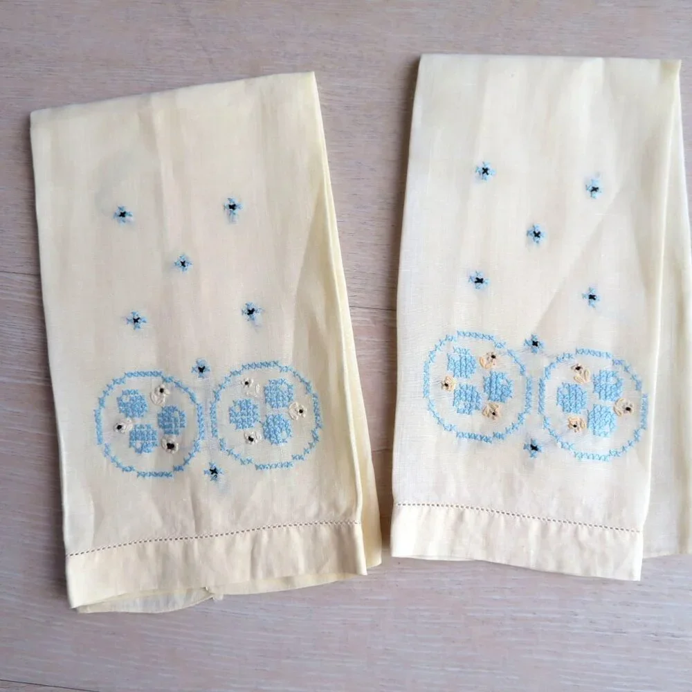 Vintage Yellow Battenburg Embroidery Lace Linen Hand Guest Towels 11